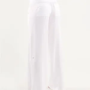 Womens Lululemon Drishti Unlined Athletic Pant White Wide Barrel Leg 6 Culottes thumbnail 2