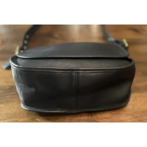 Vintage Coach Crossbody Bag Black Leather Flap Brass Classic Quiet Luxury 90s thumbnail 4