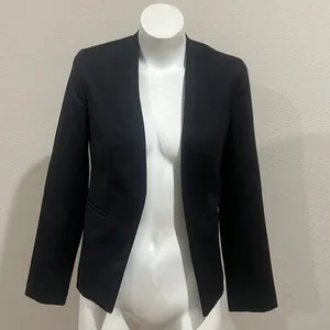 Simply styled black open blazer Size 2 thumbnail 2