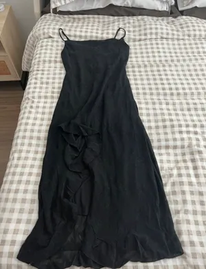 Versona Black Maxi Dress thumbnail 1