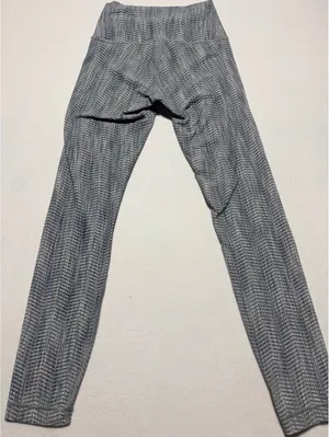Lululemon Women's Gray Patterned High-Rise Leggings Size 4 thumbnail 5