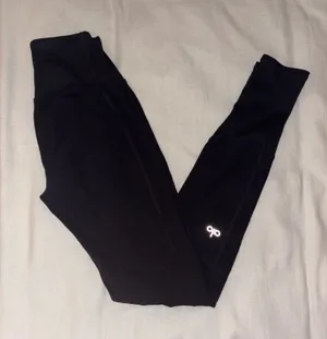 Alo Yoga Leggings thumbnail 1
