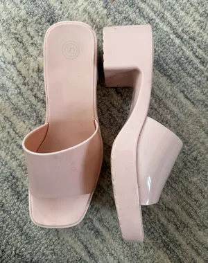 Urban Outfitters Heels thumbnail 1