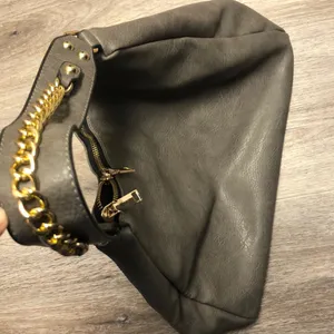 Large Gray Faux Leather Purse thumbnail 5