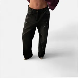 Amazon Low rise, black denim jeans thumbnail 2
