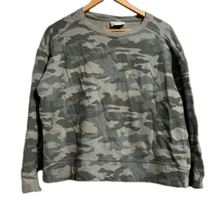 Universal thread sweater thumbnail 1