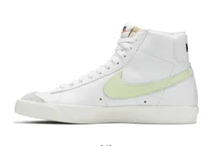 Nike Women’s Blazer Mid 77 thumbnail 2