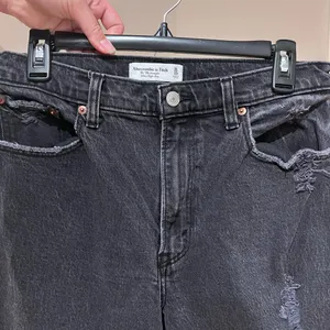 Abercrombie & Fitch Ultra High Rise Ankle Straight Size 10R thumbnail 4