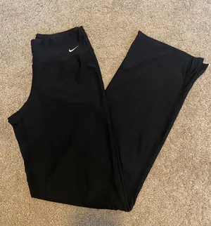 Nike Flare Yoga Pants thumbnail 1