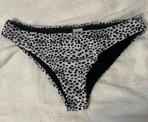 Bikini Bottoms thumbnail 1