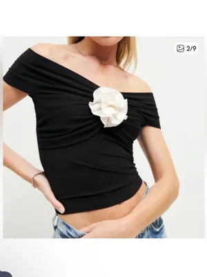 Reformation Emerald Knit Top in Black with Ivory Rosette Size S thumbnail 4
