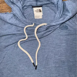 The North Face Women's Heathered Blue Hooded Long Sleeve T-shirt thumbnail 5