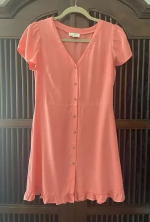 Loft Datlet Pink Button Down Short Sleeve Women’s Dress-Shirt Size 4P thumbnail 1