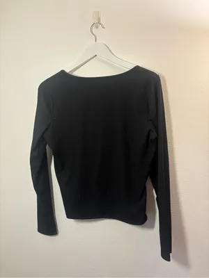 Hollister Black Long Sleeve Square Neck Top With White Tie Detail Size XL thumbnail 2