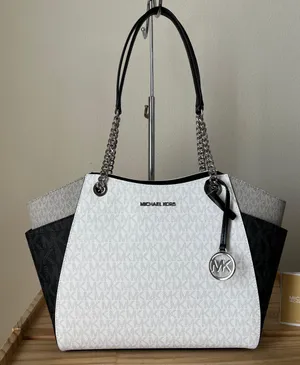 Michael Kors Purse thumbnail 1