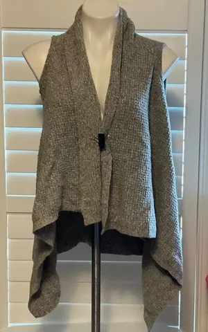 Old Navy Women's Gray Open Front Poncho thumbnail 1
