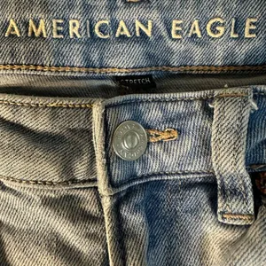 American Eagle Jeans Size 6 Regular Inseam 27 inches Mom Straight Stretch thumbnail 11