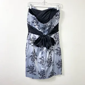Trixxi Silver & Black Floral Satin Tie Waist Strapless Formal Dress Size 11/12 thumbnail 2