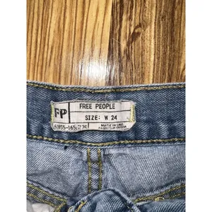 Free People Lacey Light Wash Lace-trimmed Denim Jean‎ Shorts Women's 24 thumbnail 2