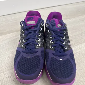 Nike LunarGlide+ 2 Women’s 8 Purple Black Flywire Shoes 407647-500 thumbnail 3