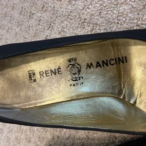 Vintage Rene Mancini Black Velvet Toe Pumps thumbnail 6