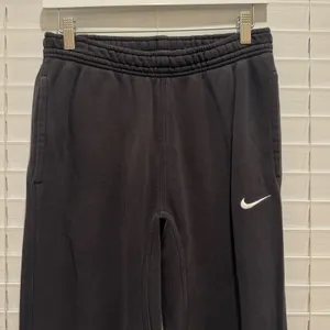 Nike Sweatpants Unisex‎ Small Black Fleece Straight Leg Loungewear Travel Swoosh thumbnail 3