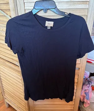 Tahari Black Short Sleeve Crewneck Tee Medium thumbnail 1