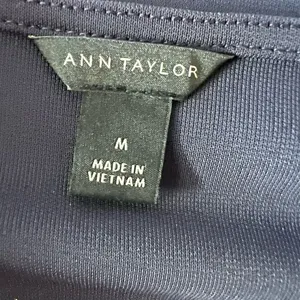 Ann Taylor Women’s Top Medium Navy Blue Red Bow‎ Cuff Career thumbnail 3