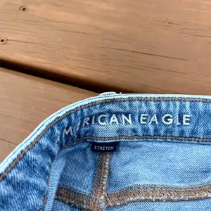 American Eagle Jean Shorts Mom Crossover Waist Blue Distressed Denim Stretch 4 thumbnail 5