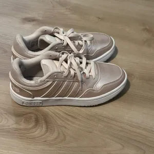 Adidas Hoops 3.0 Low Rose Gold 6.5 Women Metallic Sneakers Casual thumbnail 4