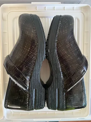 Dansko Black Patent Women's Slip-On Clogs- Size 7.5 thumbnail 5