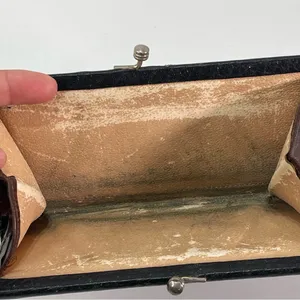 Vtg Dooney & Bourke AWL Black Pebbled Leather Kiss-lock Bifold Organizer Wallet thumbnail 7