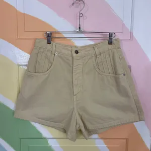 Vintage French Dressing 90s Butter Yellow High Waisted Denim Shorts Sz 10 💚🎀 thumbnail 2