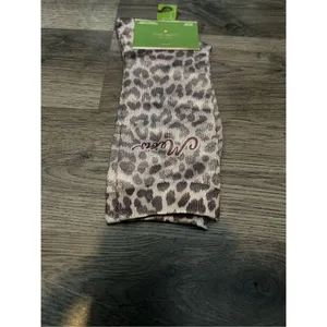 Kate Spade Leopard Meow Crew Socks Woman’s One Size (4-10)NEW thumbnail 2
