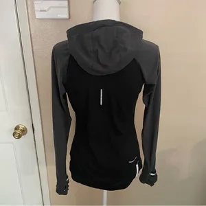 Nike Women’s Long Sleeve Running Shirt thumbnail 4