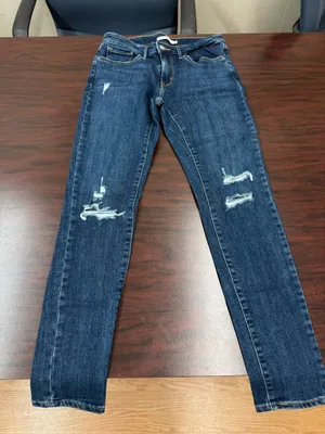 Levi’s 711 Skinny Jeans Size 28 thumbnail 1