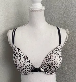 Victoria’s Secret Very Sexy Push-Up Bra Leopard Print Size 32DD thumbnail 1
