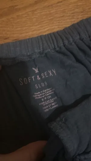 Soft and sexy flowy top Black thumbnail 2