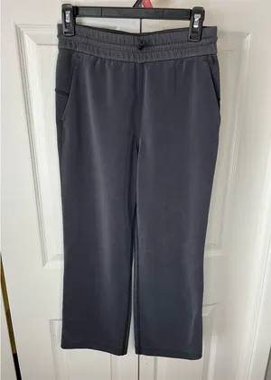 Lululemon Women's Size 4 Black High rise Softstreme straight leg crop thumbnail 1