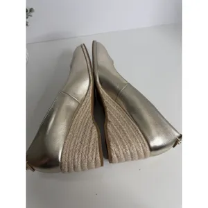 NEW Aerosoles Aurora Leather Wedges Gold Metallic Round Toe Size 9M Casual thumbnail 8