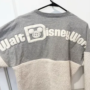 Disney Womens Sherpa Fleece Spirit Jersey Shirt XS Gray Vacation Travel Parks thumbnail 5