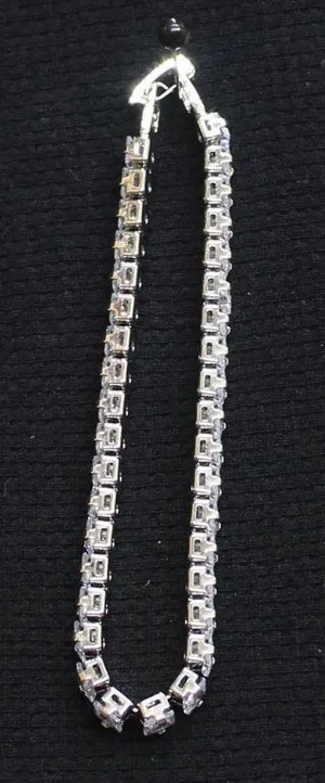 NEW Interlocking Princess Cut Safety Clasp Bracelet Silver Gray / Clear 7" thumbnail 1