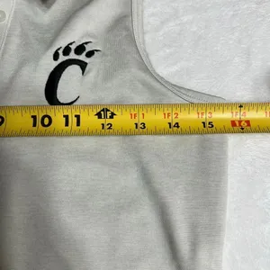 Under Armour Cincinnati Bear Cats Collared Polo Sleeveless Fitted Small Wmen thumbnail 7