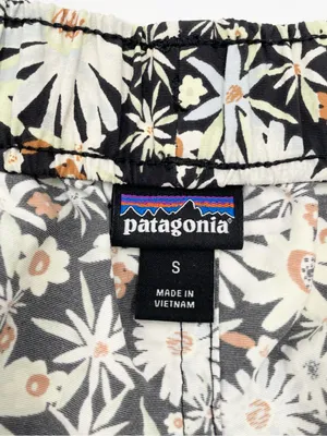 Patagonia Women's 2.5" Barely Baggies Multifunction Shorts Size Small Floral thumbnail 5