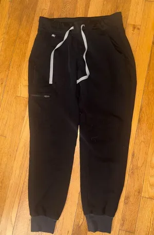 Figs black joggers xsp thumbnail 1