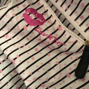 Betsey Johnson Pink white black Luv weekender duffel travel suitcase hand bag purse tote thumbnail 7