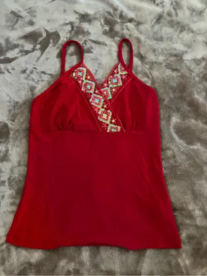 Coqueta Y2K Tank Top Women’s Size M Embroidered Sequin Lace Red V-Neck Camisole thumbnail 3