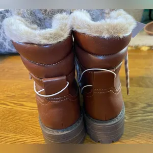 Women's Brown Faux‎ Fur Lined Lace Up Winter Snow Boots Size 6.5 thumbnail 2