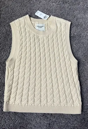 Abercrombie Sweater Vest Knit Cable thumbnail 1