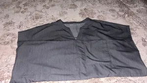 Fabletics Evolve Scrub Top 3-Pocket Heather Grey Large thumbnail 2